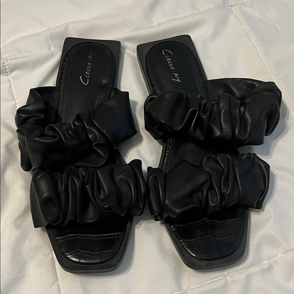 Circus Sam Edelman Black Ruffled Slide Sandals